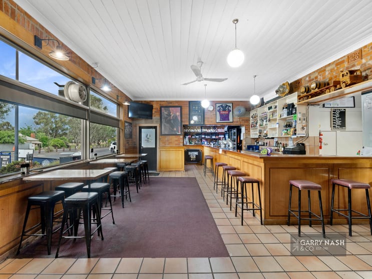 Click to view all images 46-48 Gladstone Street Glenrowan VIC 3675 - Image 2
