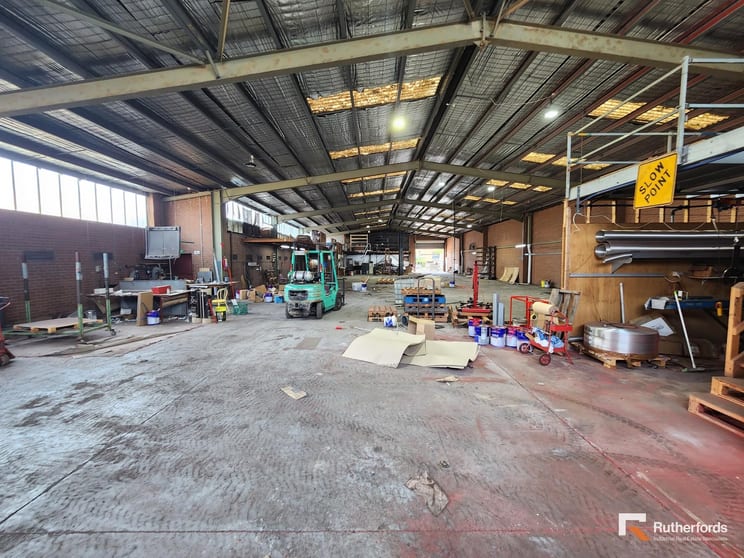 Click to view all images 41 Temple Drive Thomastown VIC 3074 - Image 3