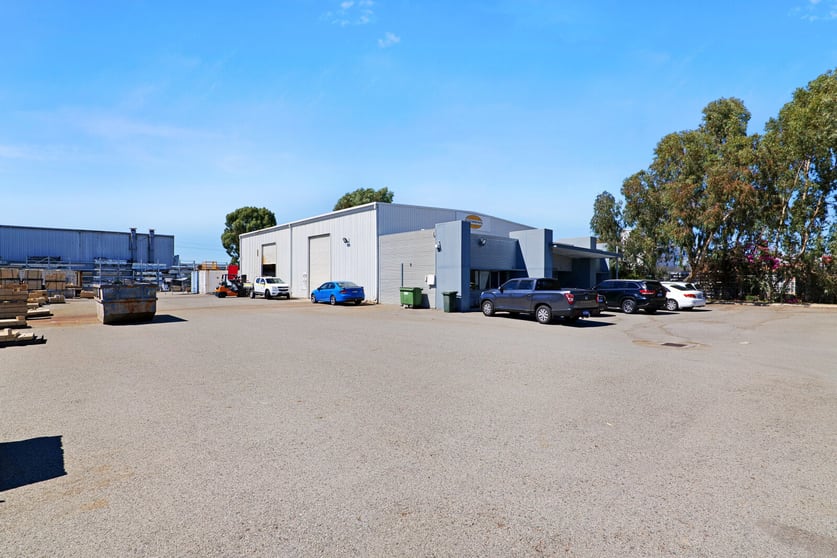 Click to view all images 38 Coulson Way Canning Vale WA 6155 - Image 1