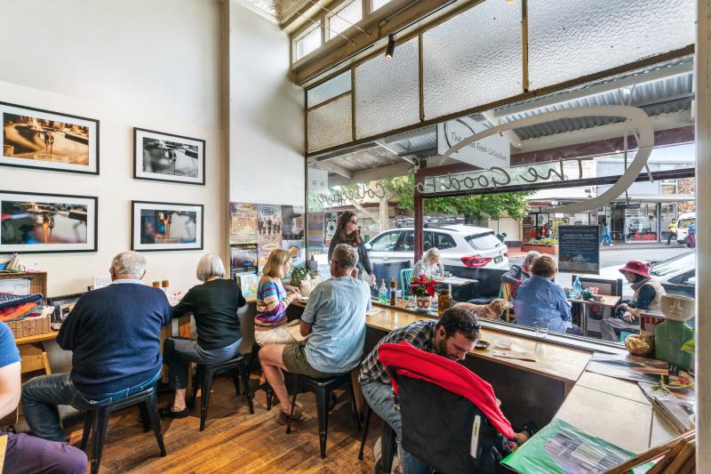 Click to view all images 123 Maling Road Canterbury VIC 3126 - Image 3