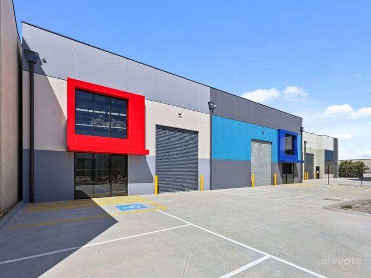 Click to view all images 11A & 11B Kelly Court Springvale VIC 3171 - Image 3