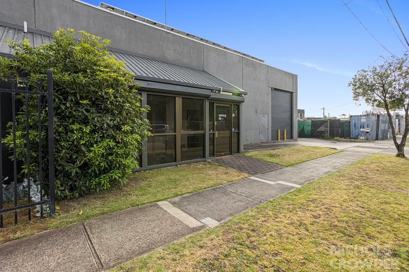 Click to view all images 2/30-32 Tooyal Street Frankston VIC 3199 - Image 2