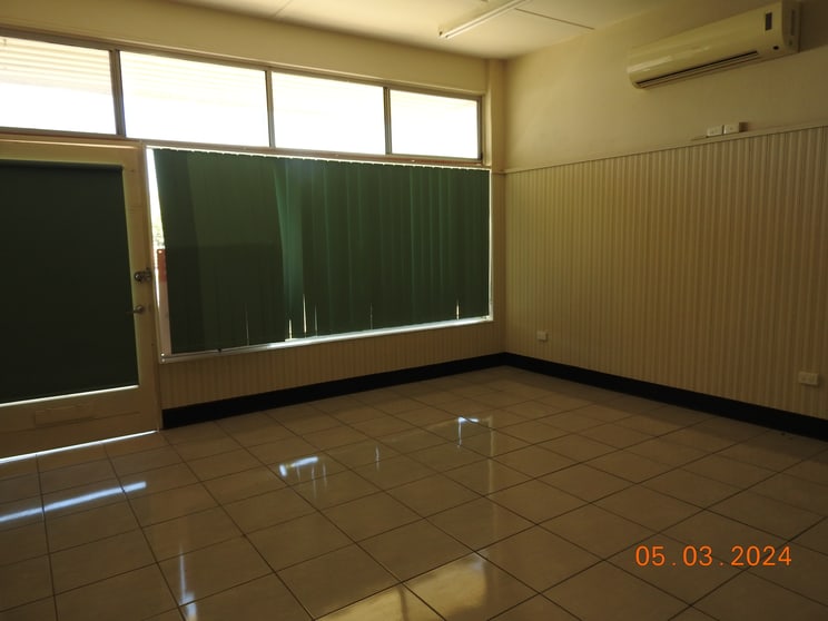 Click to view all images 115A Market Street Balranald NSW 2715 - Image 2