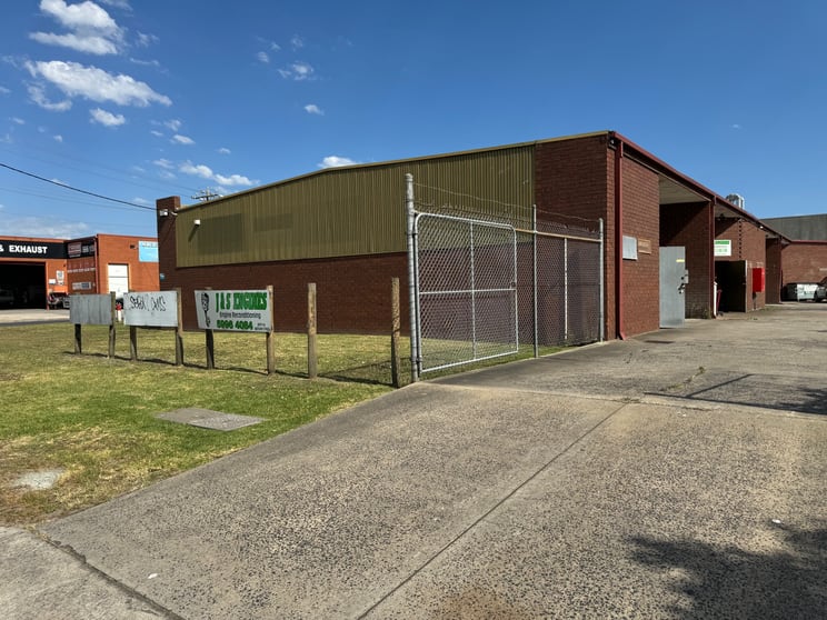 Click to view all images 23 Smethurst Street Cranbourne VIC 3977 - Image 2
