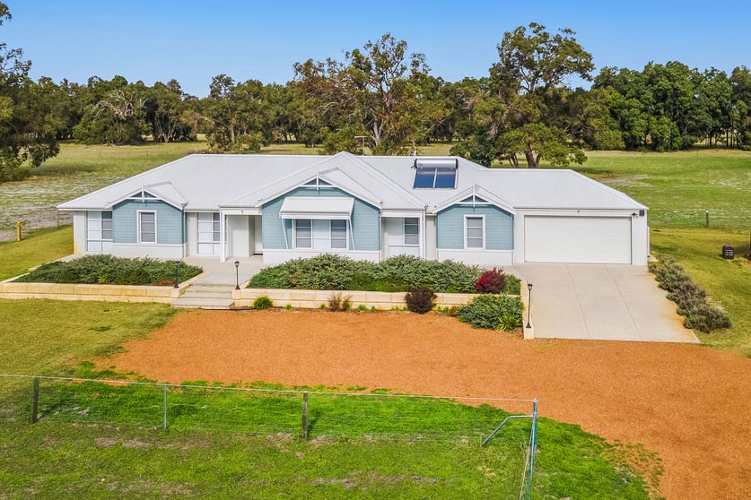 Click to view all images 117 Lake Clifton Road Lake Clifton WA 6215 - Image 2