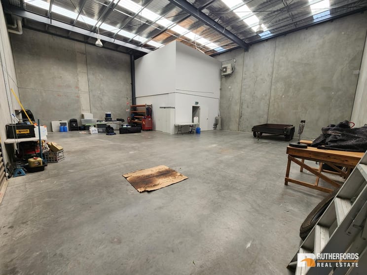 1/9 Frog Court Craigieburn VIC 3064 - Image 2