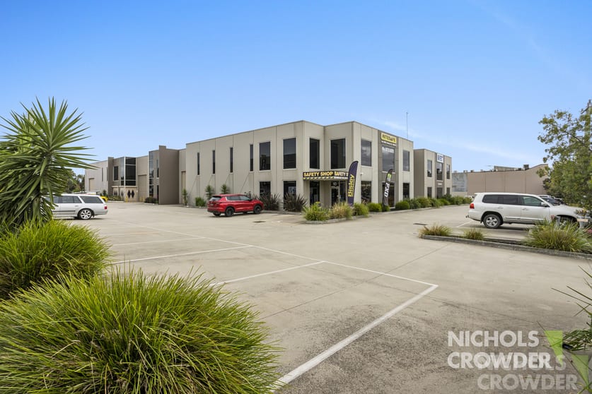 Click to view all images 8/47-49 Frankston Gardens Drive Carrum Downs VIC 3201 - Image 3