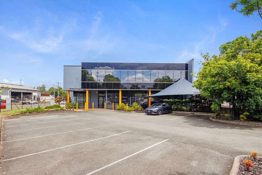 Click to view all images 1/8 Jijaws Street Sumner QLD 4074 - Image 2