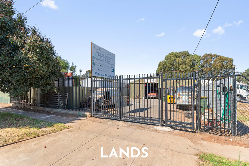 Click to view all images 4 Wiley Street Elizabeth South SA 5112 - Image 1