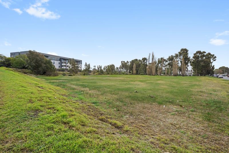 Click to view all images Cnr Reid Street and Queen Street Wodonga VIC 3690 - Image 3