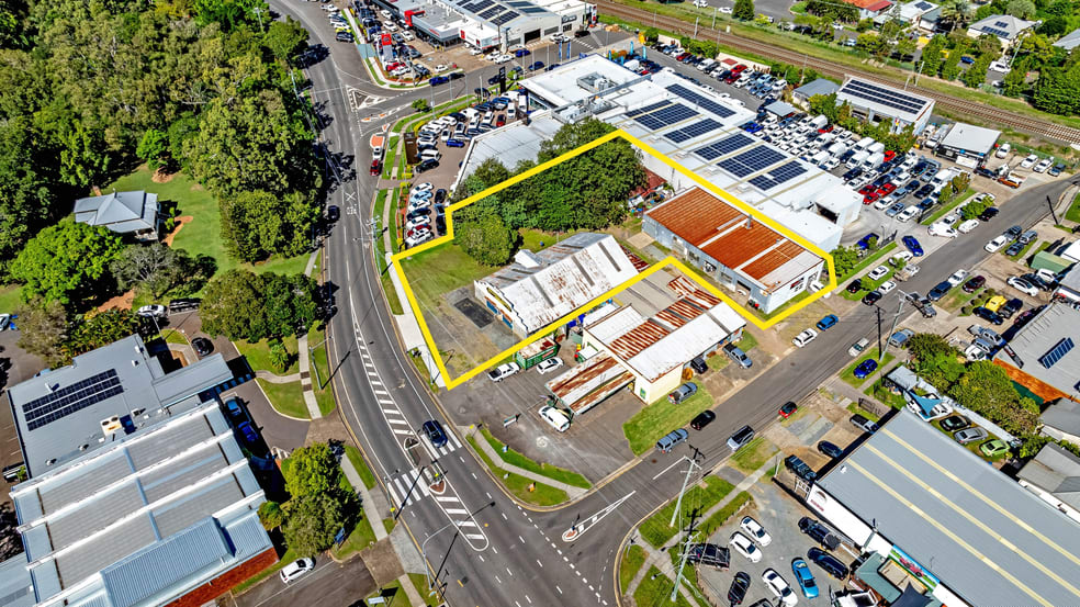 Click to view all images 234 Tingal Road & 10 Burke Street Wynnum QLD 4178 - Image 3