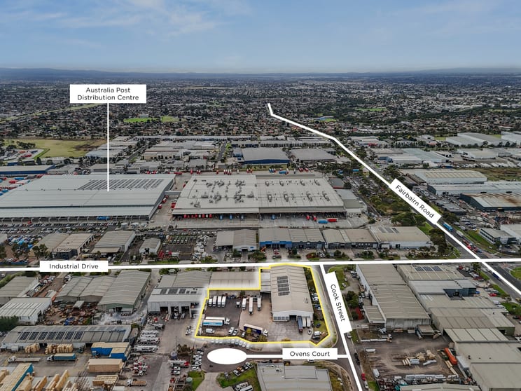 Click to view all images 15 Cook Street Sunshine West VIC 3020 - Image 3
