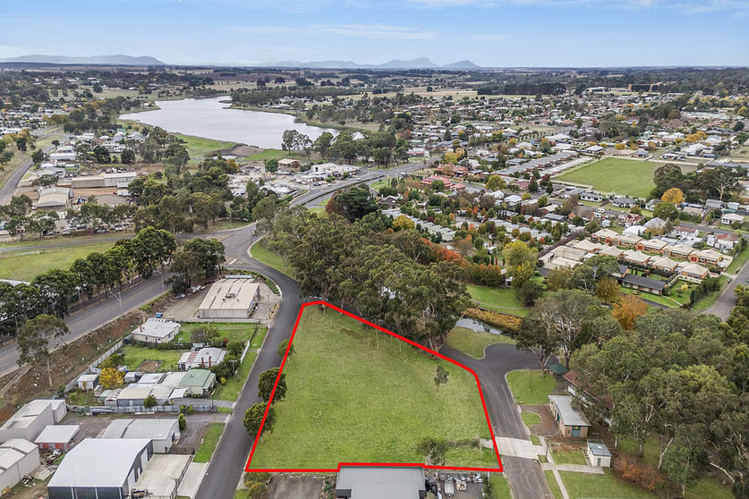Click to view all images Holden Street Hamilton VIC 3300 - Image 3