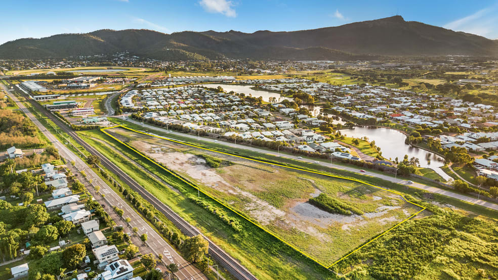 Click to view all images 123 Lakeside Drive Idalia QLD 4811 - Image 1