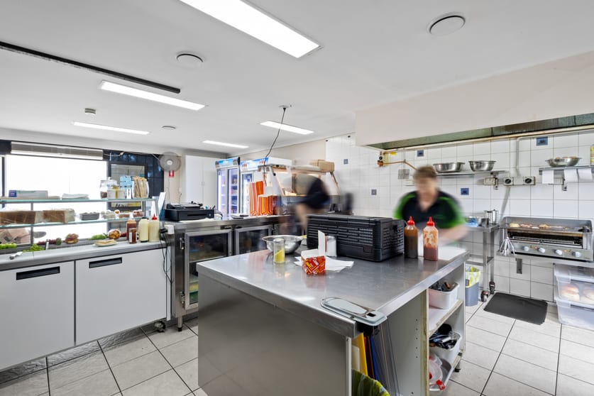 Click to view all images Unit 2, 13 Hartley Drive Thornton NSW 2322 - Image 3