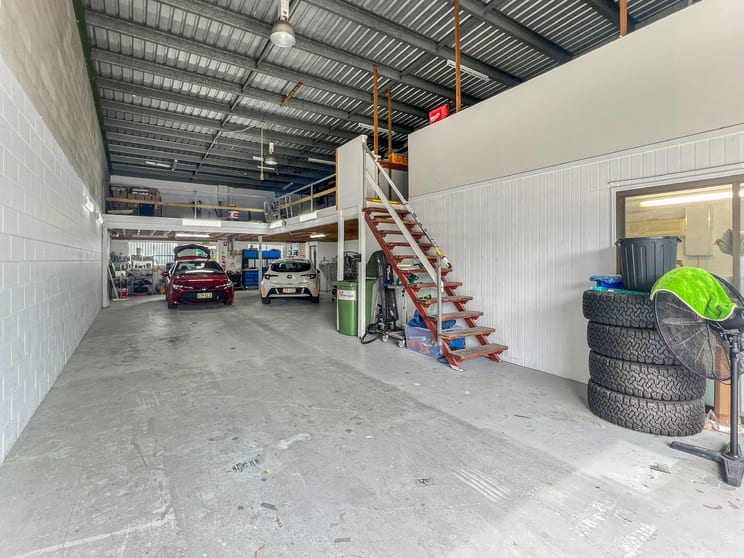 Click to view all images 2/1 Tandem Avenue Warana QLD 4575 - Image 3