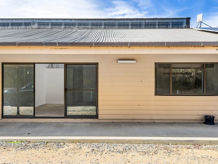 Click to view all images 2/15 Crawford Street Jindabyne NSW 2627 - Image 2
