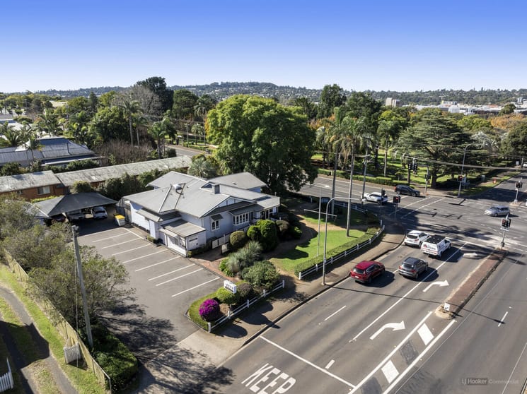 Click to view all images 143 West Street Newtown QLD 4350 - Image 2