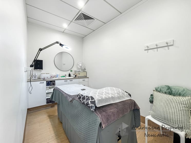 Click to view all images 278 Main Road Cardiff NSW 2285 - Image 2