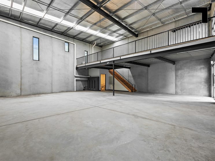 Click to view all images 21 Star Circuit Derrimut VIC 3026 - Image 2