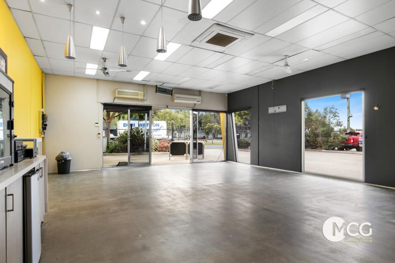 Click to view all images Unit 1/33-35 William Angliss Drive Laverton North VIC 3026 - Image 2