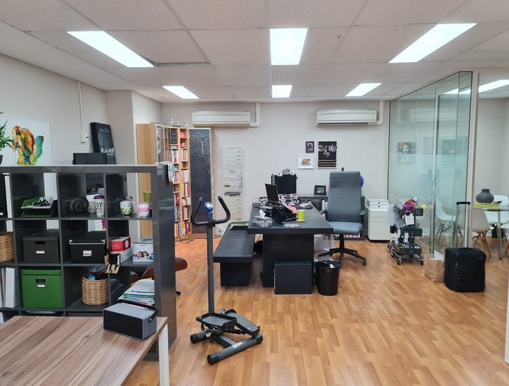Click to view all images 12/116 Mounts Bay Road Perth WA 6000 - Image 1
