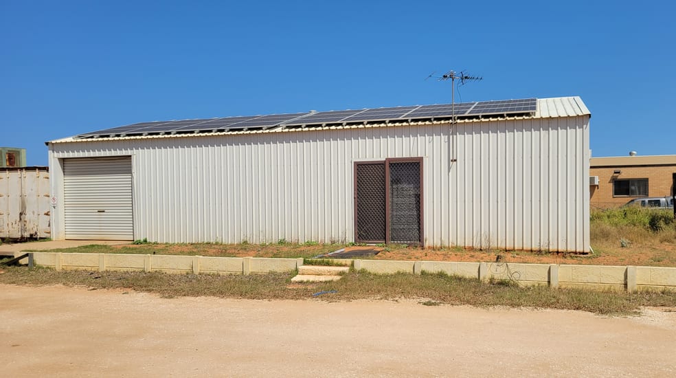 Click to view all images 412 Robinson Street East Carnarvon WA 6701 - Image 2