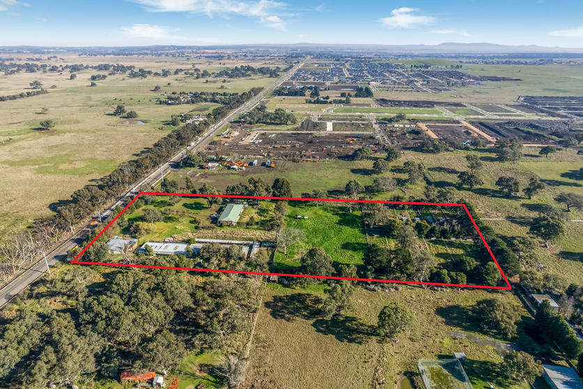 Click to view all images 1343-1345 Donnybrook Road Woodstock VIC 3751 - Image 1