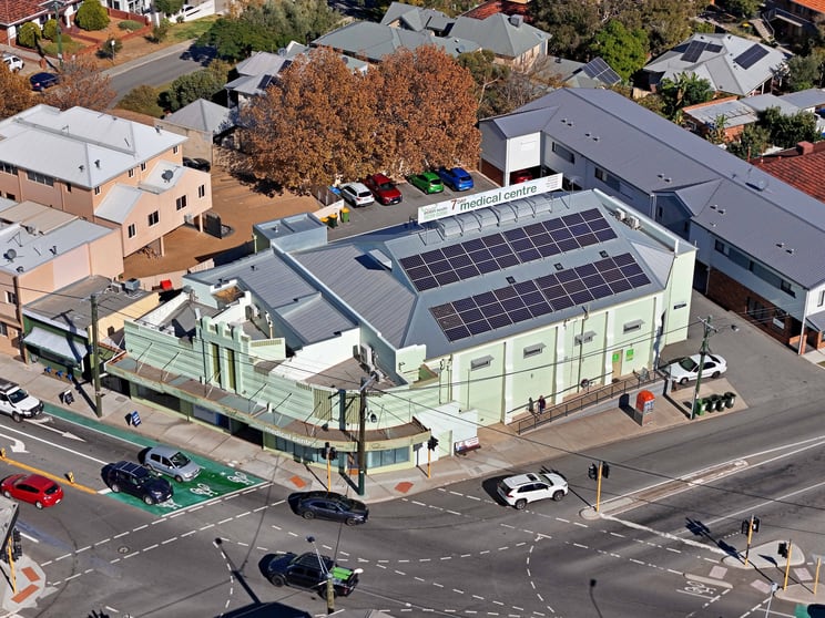 Click to view all images 91 Hampton Road Fremantle WA 6160 - Image 2