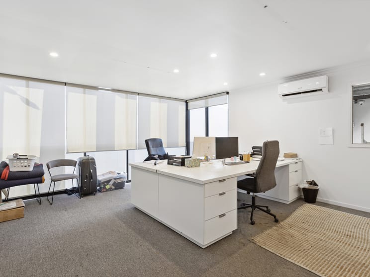3/17 Carbine Way Mornington VIC 3931 - Image 2
