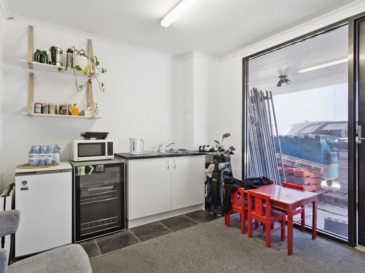 3/17 Carbine Way Mornington VIC 3931 - Image 3