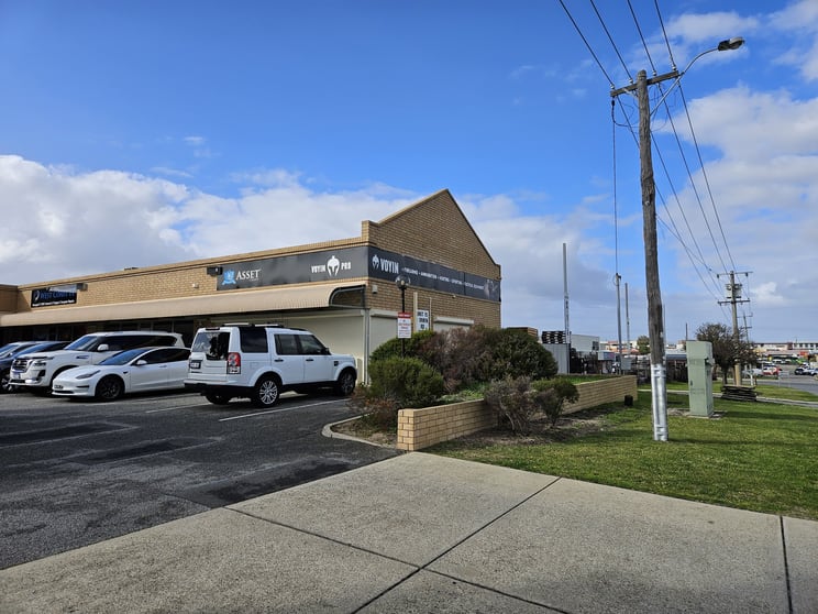 Click to view all images 15/1 Irwin Road Wangara WA 6065 - Image 2