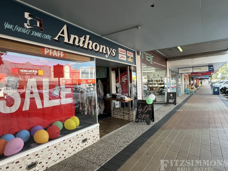 Click to view all images 100 Cunningham Street Dalby QLD 4405 - Image 3