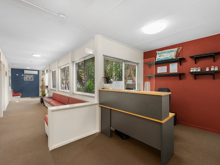 Click to view all images 618 Moggill Road Chapel Hill QLD 4069 - Image 3
