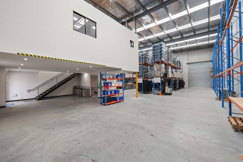 Click to view all images 21 Atlantic Drive Keysborough VIC 3173 - Image 2