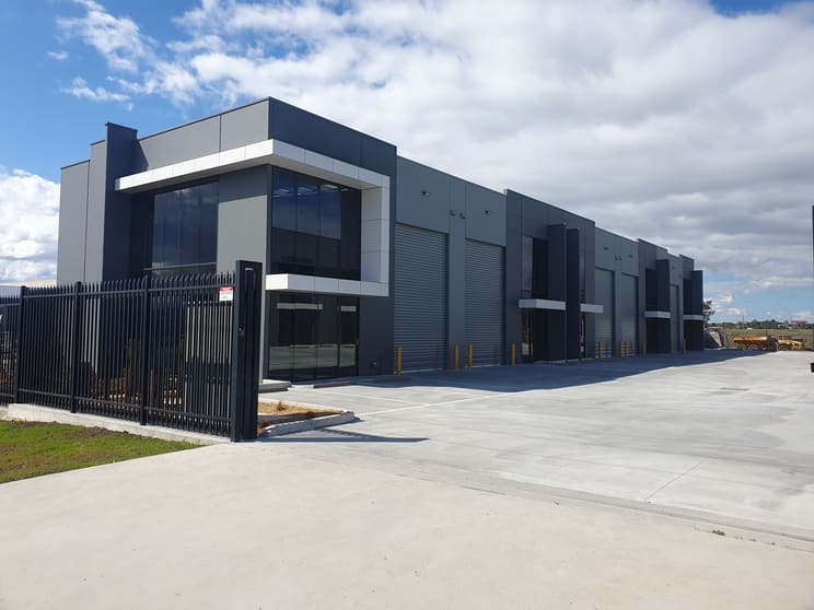 Click to view all images 3/12-14 Leesons Road Traralgon East VIC 3844 - Image 2