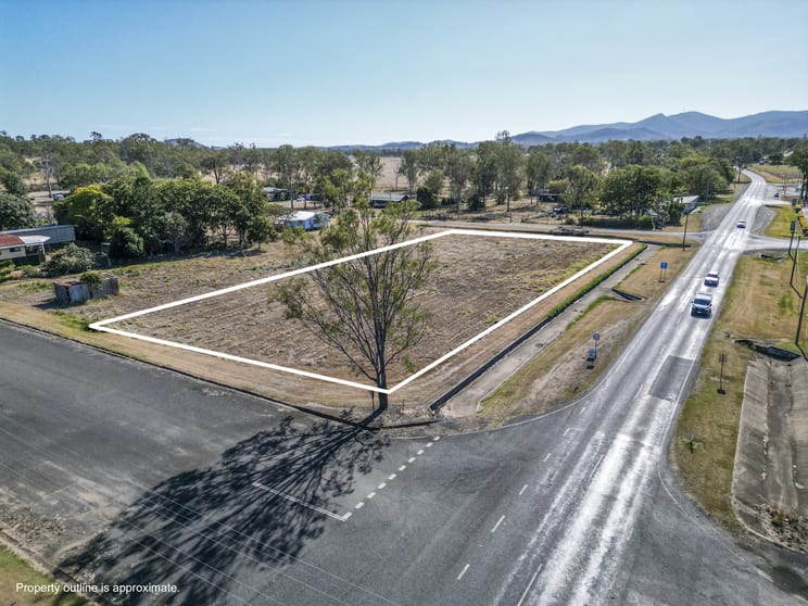 Click to view all images 23B Frederick Street Biggenden QLD 4621 - Image 1