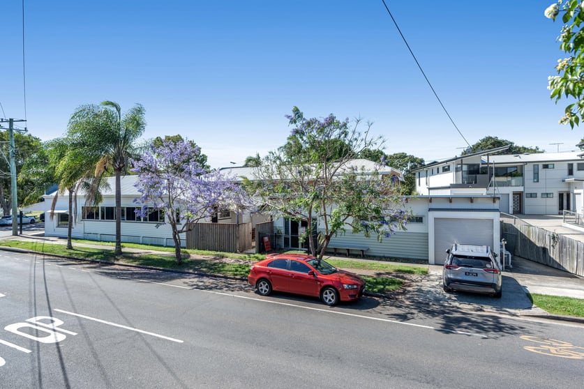 Click to view all images 141 Riding Road Hawthorne QLD 4171 - Image 3