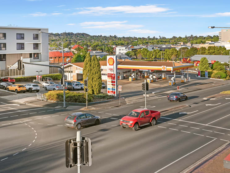 Click to view all images 281 Margaret Street Toowoomba QLD 4350 - Image 1