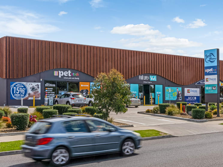 Click to view all images 1 & 2/10 Winki Way Torquay VIC 3228 - Image 1