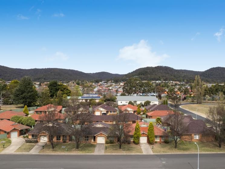 Click to view all images 1 Barton Street Lithgow NSW 2790 - Image 2