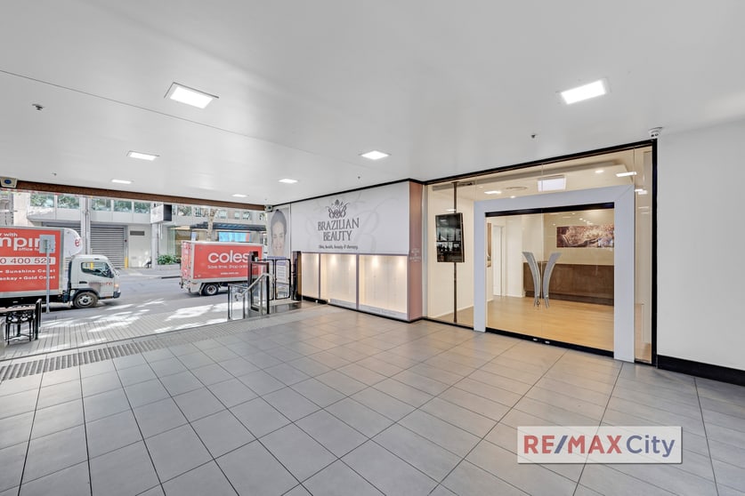 Click to view all images 2/97 Creek Street Brisbane City QLD 4000 - Image 3