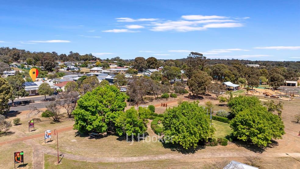 Click to view all images 39 Burrowes Street Darkan WA 6392 - Image 3