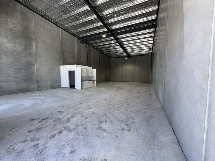 Click to view all images Unit 2/61 - 63 Sheppard Street Hume ACT 2620 - Image 2