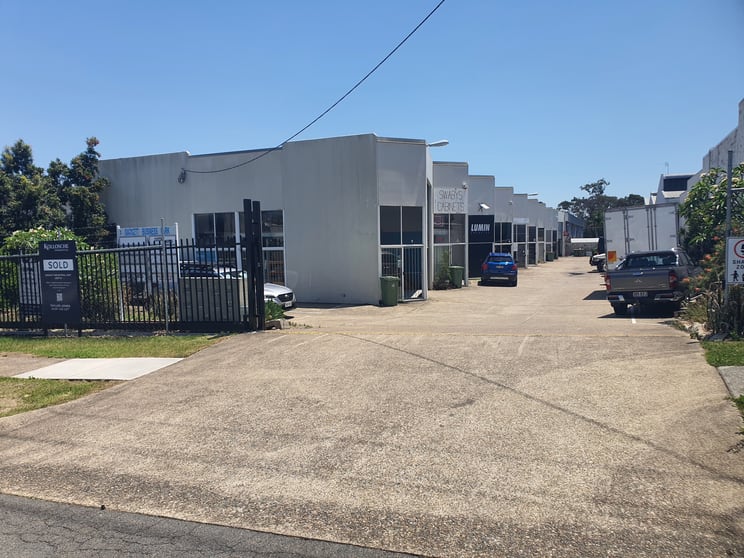 7/3 Barnett Place Molendinar QLD 4214 - Image 1