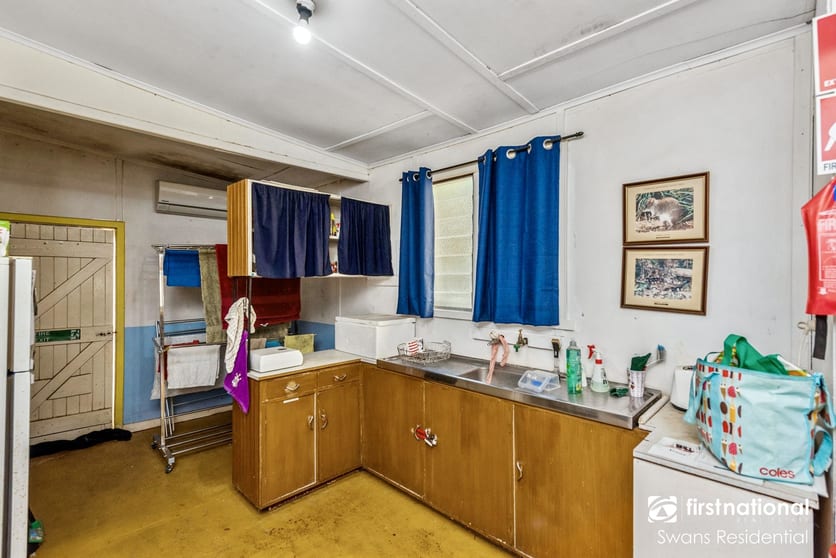 Click to view all images 106 Chittering Road Bullsbrook WA 6084 - Image 2