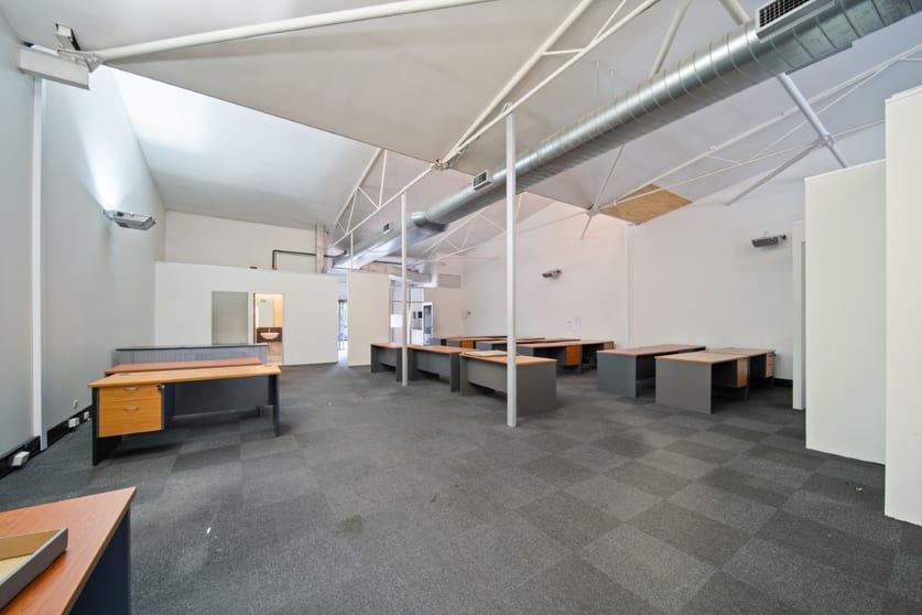 Click to view all images 11/285 Canberra Avenue Fyshwick ACT 2609 - Image 2