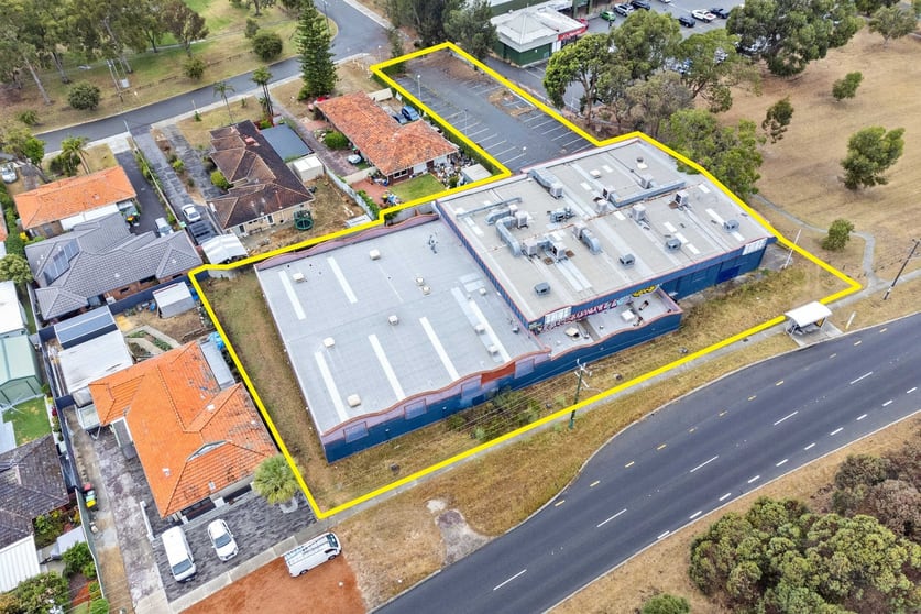 Click to view all images 680 Wanneroo Road Balga WA 6061 - Image 1