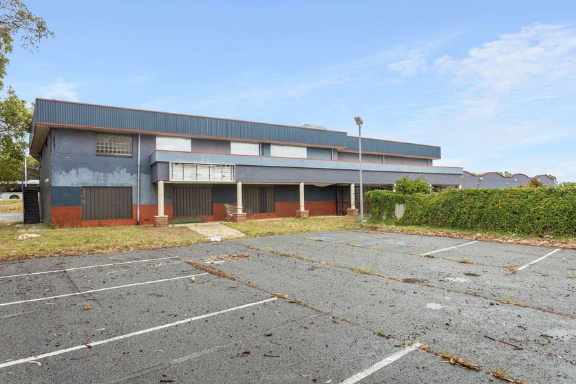 Click to view all images 680 Wanneroo Road Balga WA 6061 - Image 2