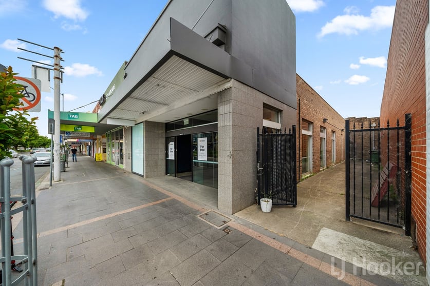 Click to view all images 73 Monaro Street Queanbeyan NSW 2620 - Image 1